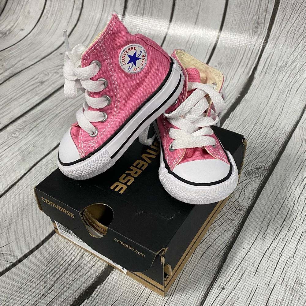 Pink Converse size 3